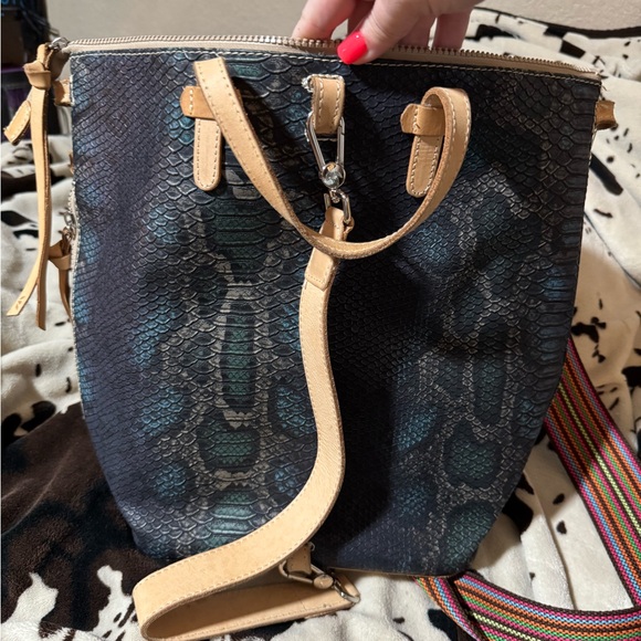 Consuela Rattler Sling - Picture 4 of 7